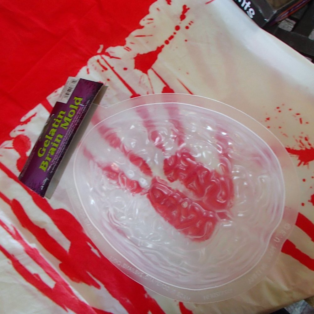 Brains Jello Mold ZOMBIE Frankenstein Halloween Horror Prop NWT Clearanc…